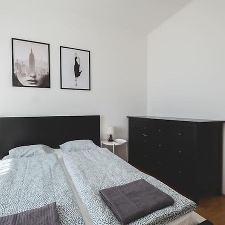 Appartement Bright Downtown Balcony Retreat à Budapest Extérieur photo