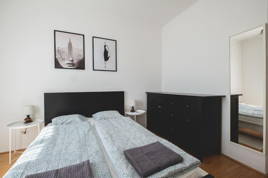 Appartement Bright Downtown Balcony Retreat à Budapest Extérieur photo
